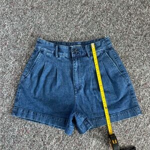 Madewell Women's Blue Jean Pleated Shorts Size 4 womend